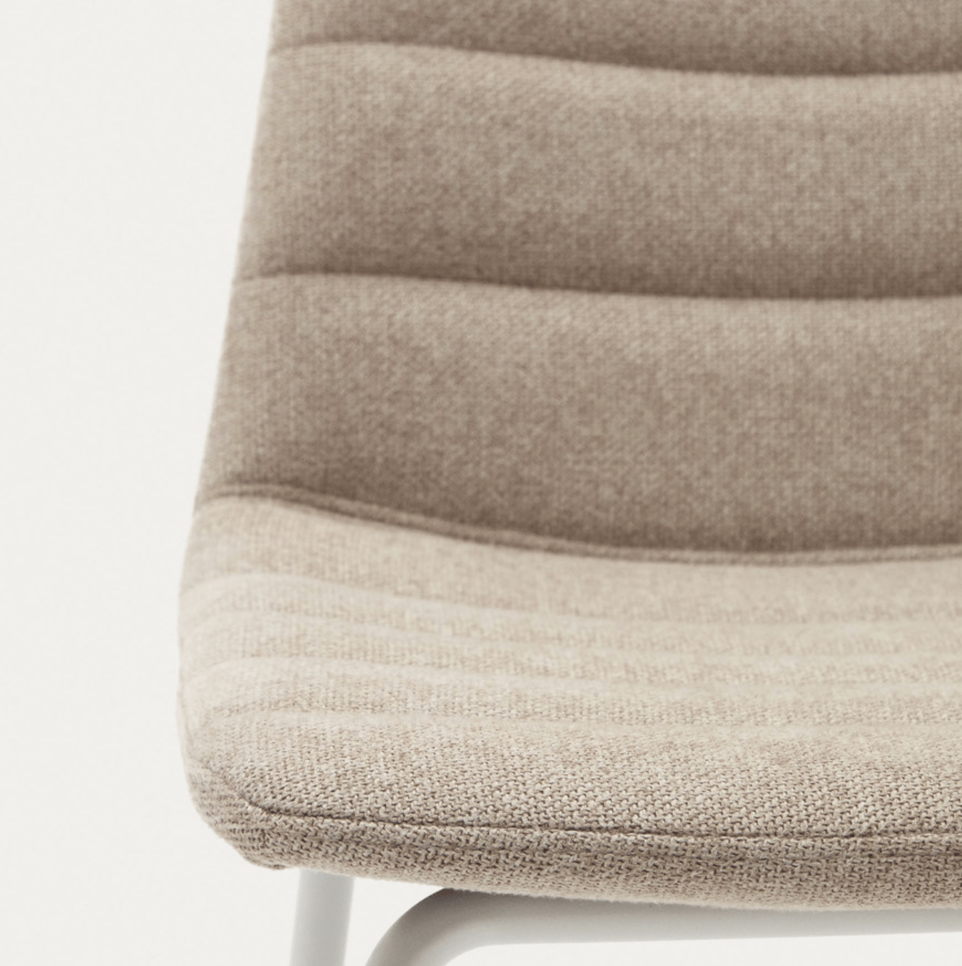 Tabouret de bar en acier beige de style Mid-Century avec revêtement en tissu pour cuisine