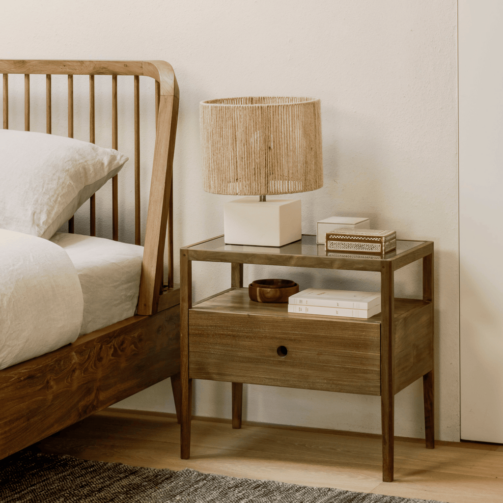Table de chevet traditionnelle en bois naturel pour chambre à coucher