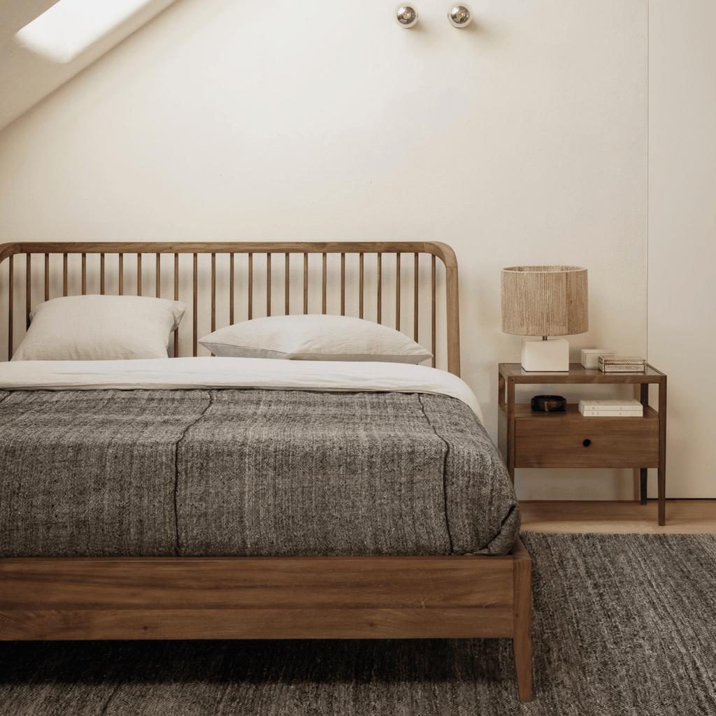 Table de chevet traditionnelle en bois naturel pour chambre à coucher