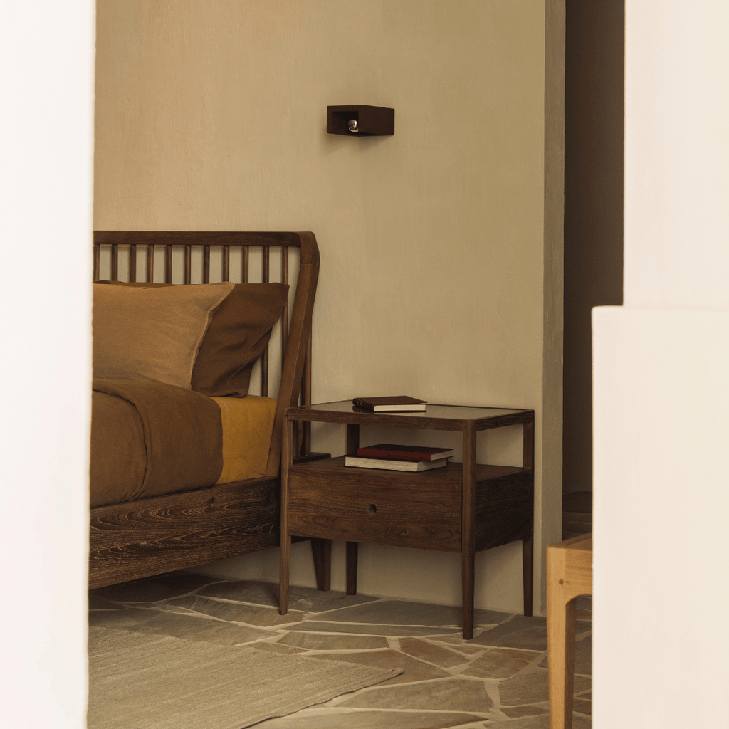 Table de chevet traditionnelle en bois naturel pour chambre à coucher