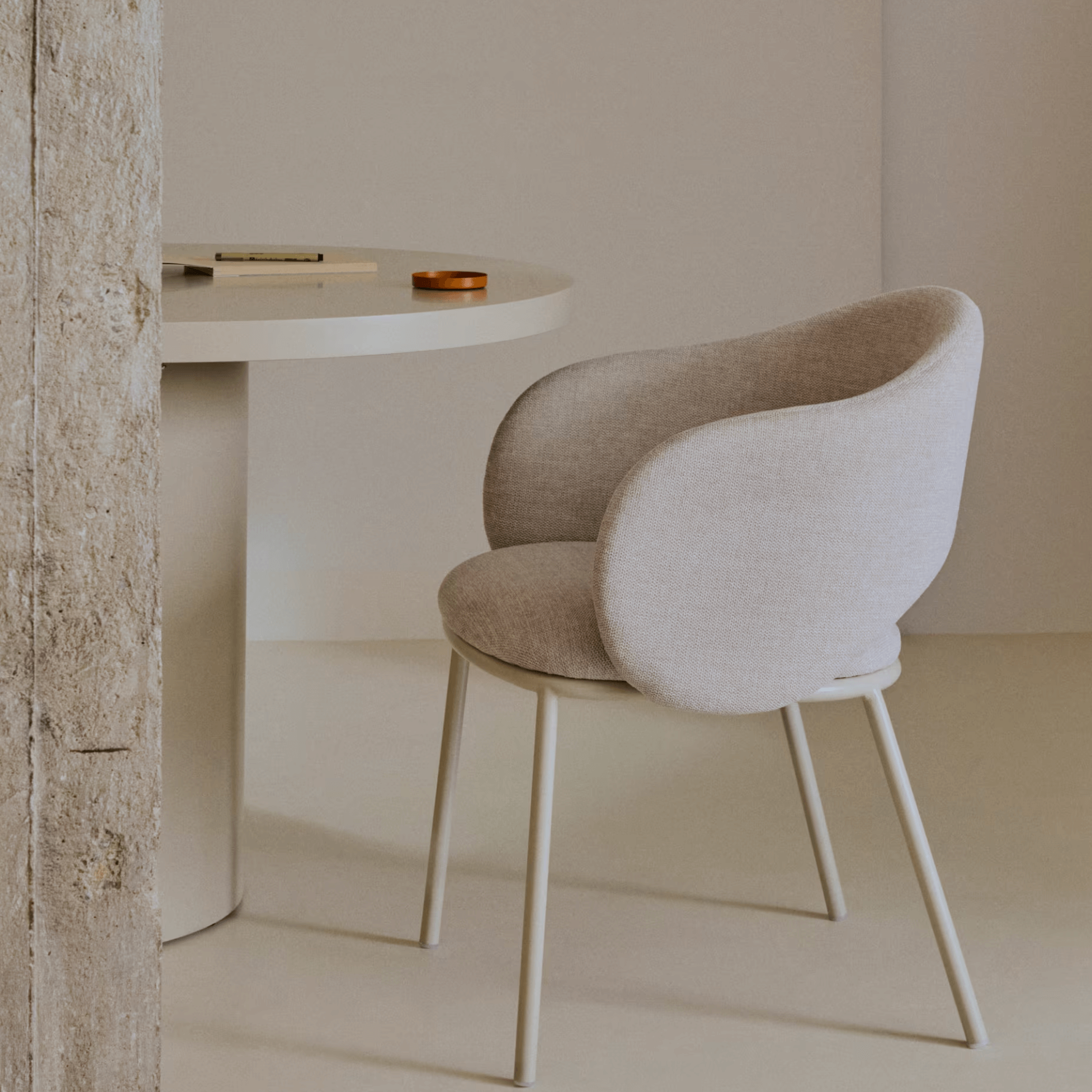 Chaise de salle à manger moderne en métal gris tourterelle avec mousse haute densité et dossier incurvé pour salle à manger