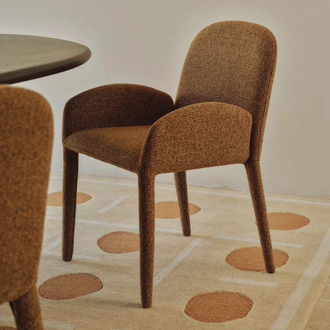 Chaise de salle à manger en métal avec dossier incurvé et rembourrée pour salle à manger