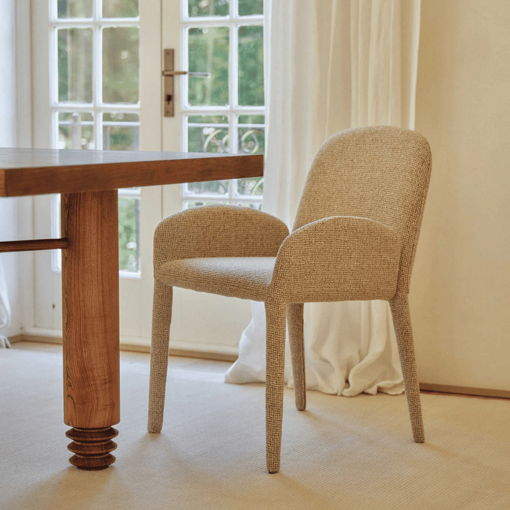 Chaise de salle à manger en métal avec dossier incurvé et rembourré pour salle à manger