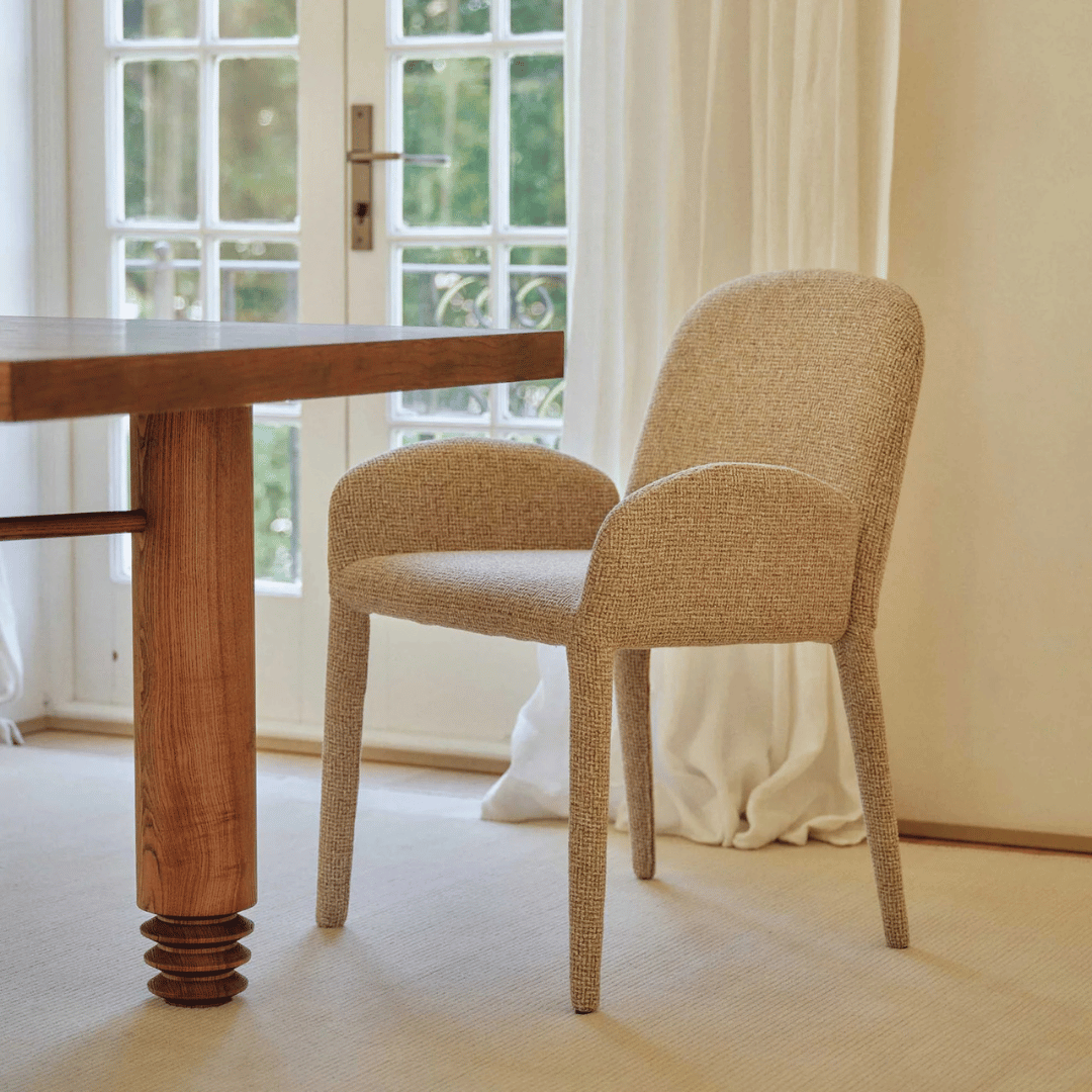 Chaise de salle à manger en métal avec dossier incurvé et rembourré pour salle à manger