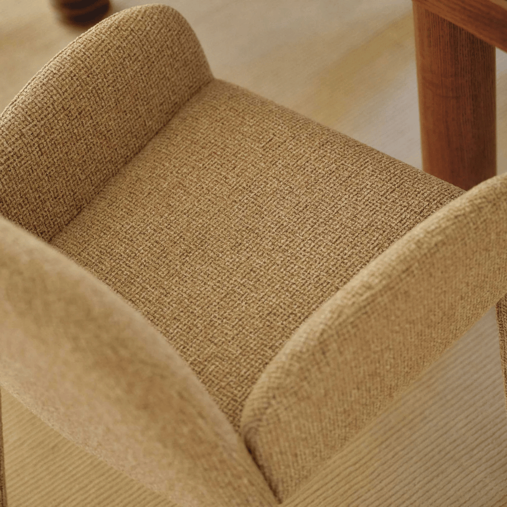 Chaise de salle à manger en métal avec dossier incurvé et rembourré pour salle à manger