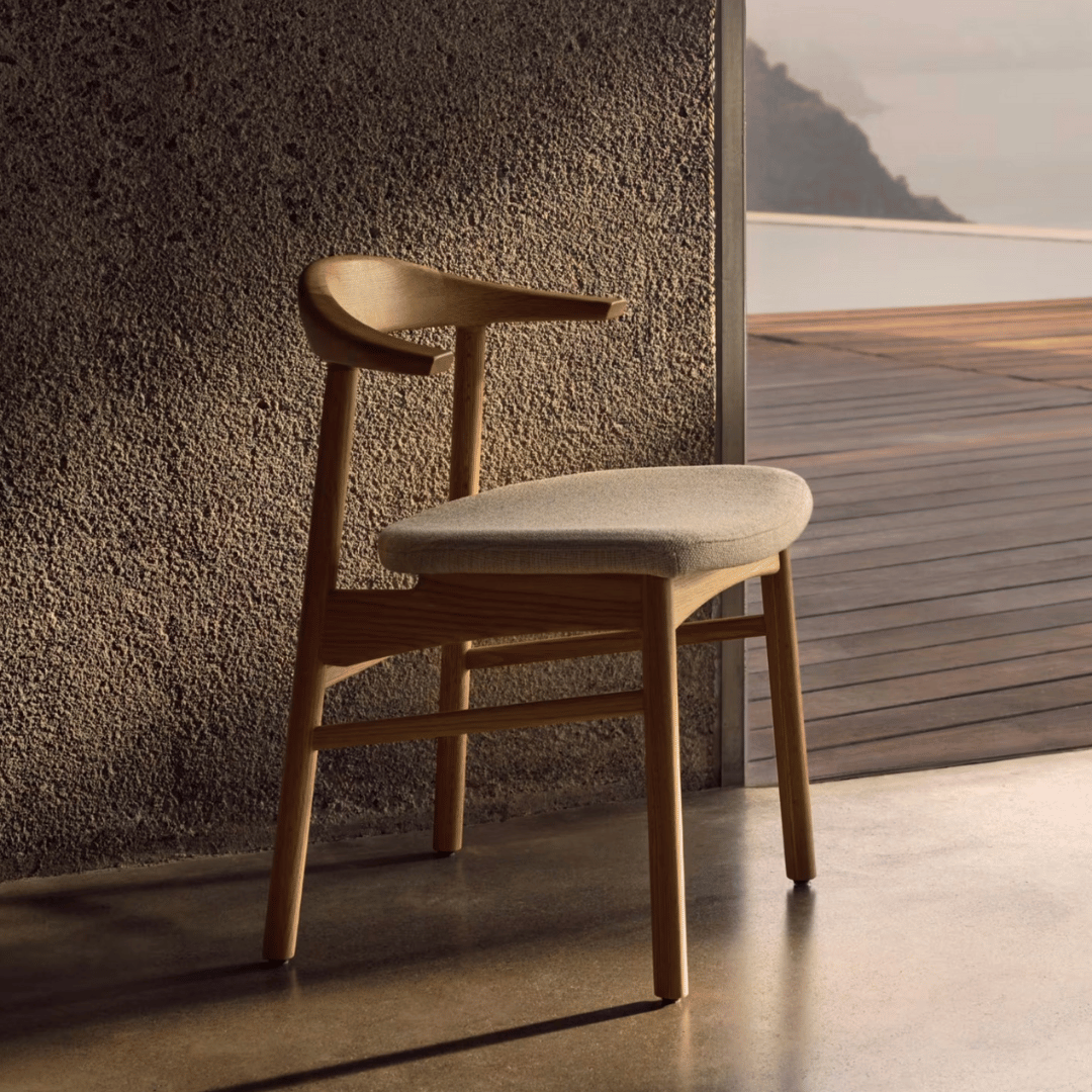 Chaise de salle à manger en chêne naturel à dossier incurvé