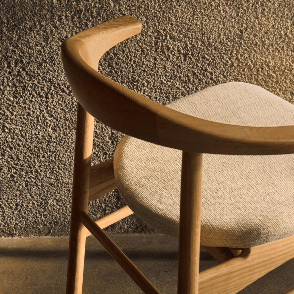 Chaise de salle à manger en chêne naturel à dossier incurvé