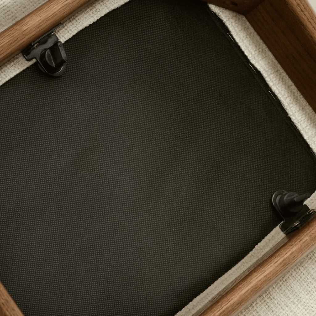 Chaise de salle à manger en noyer marron avec dossier incurvé