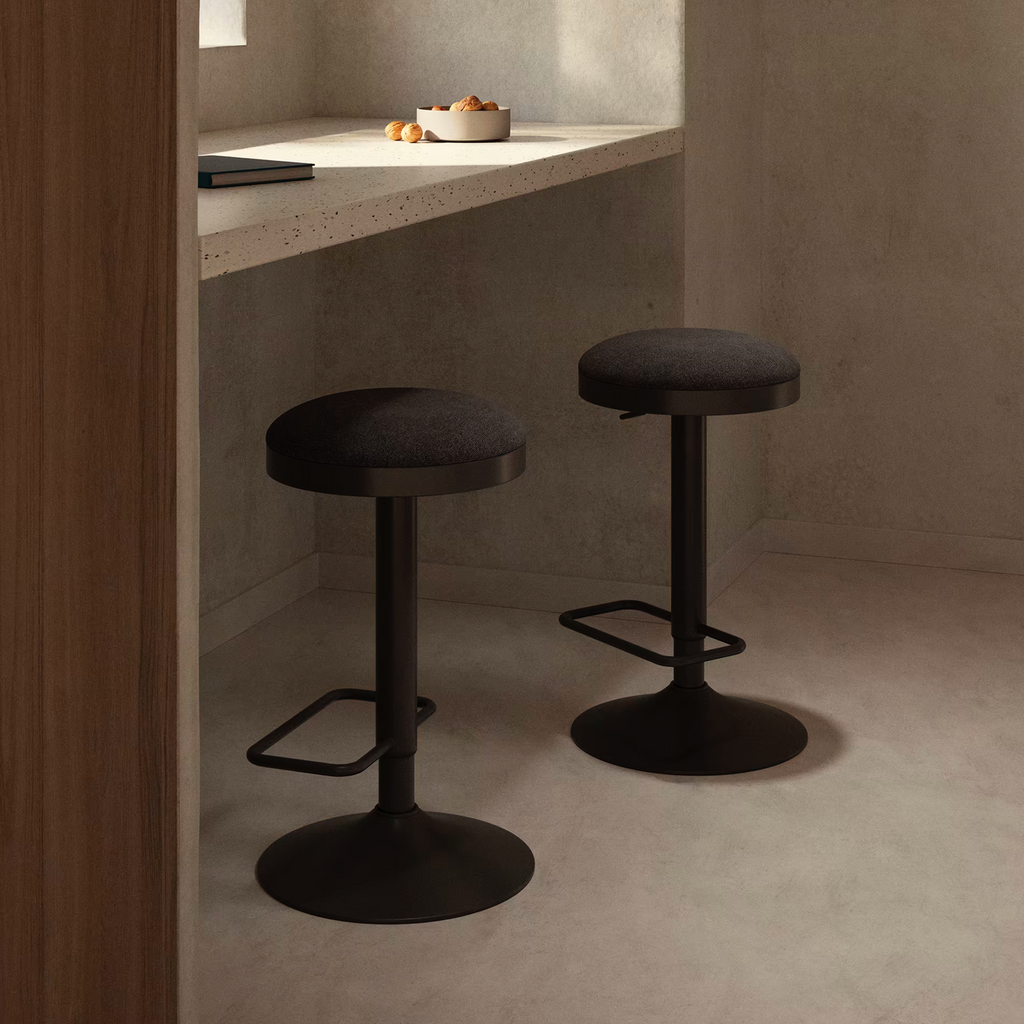 Tabouret de bar en acier noir avec siège rembourré pour cuisine