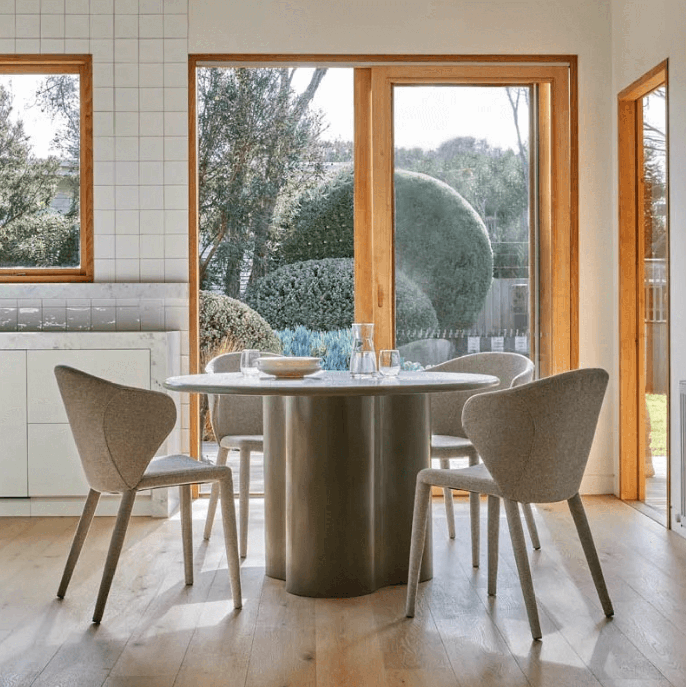 Chaise de salle à manger moderne en lin rembourrée pour salle à manger