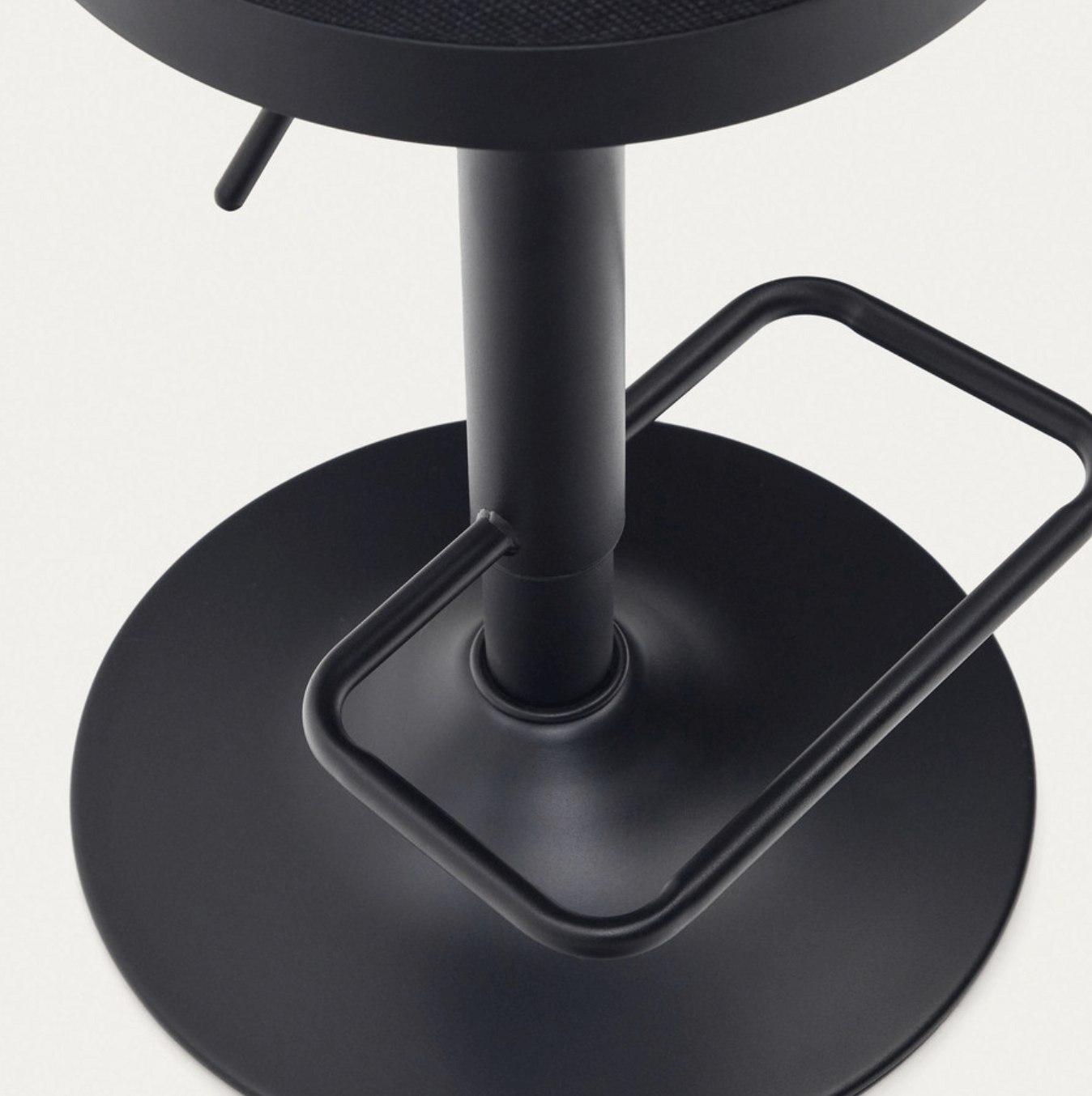 Tabouret de bar en acier noir avec siège rembourré pour cuisine