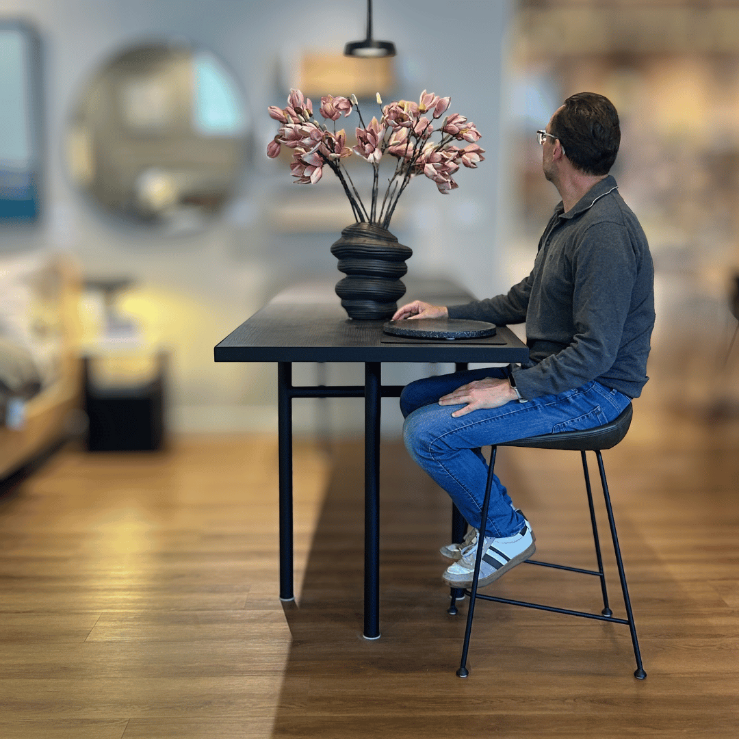 Tabouret de bar vintage mi-siècle en cuir vert avec dossier incurvé pour cuisine