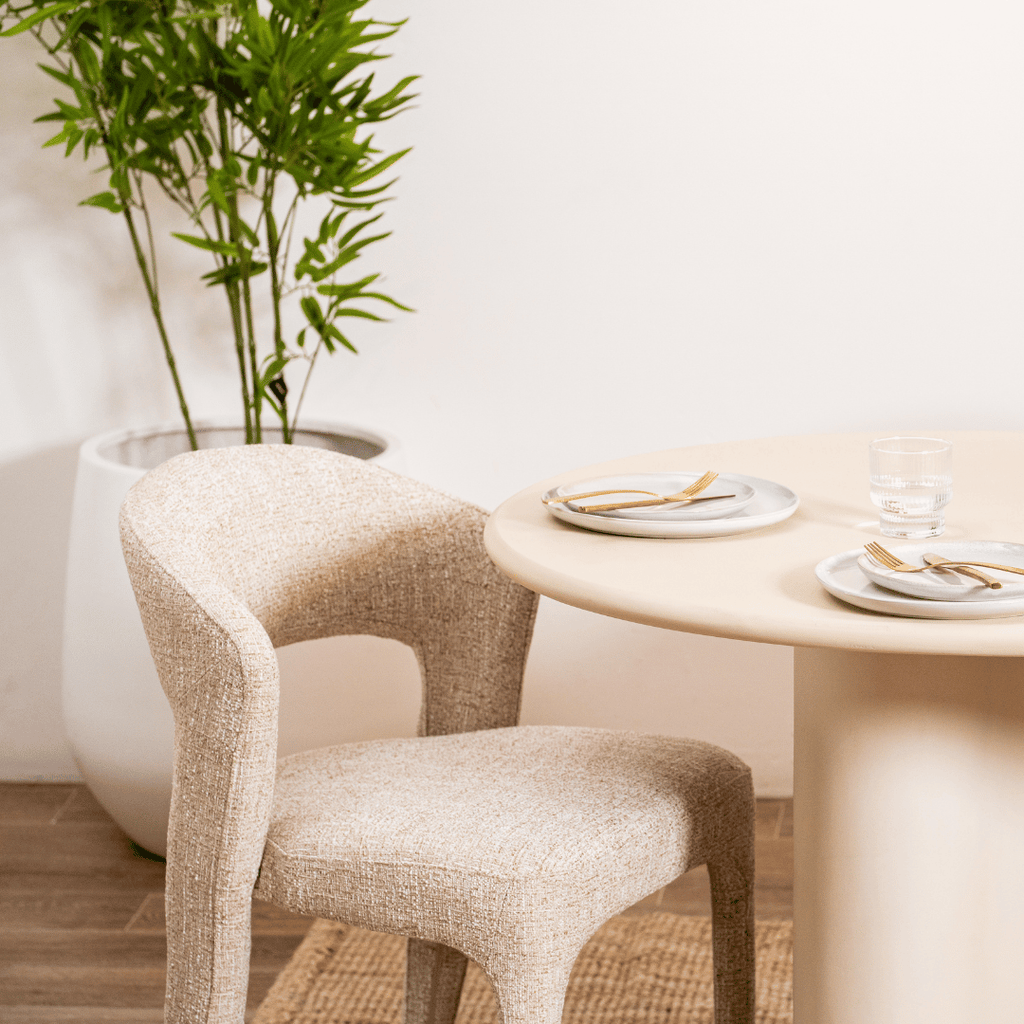 Chaise de salle à manger en tissu beige avec assise rembourrée