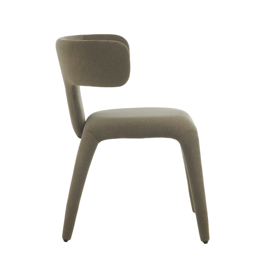 Chaise de salle à manger en tissu vert avec dossier incurvé