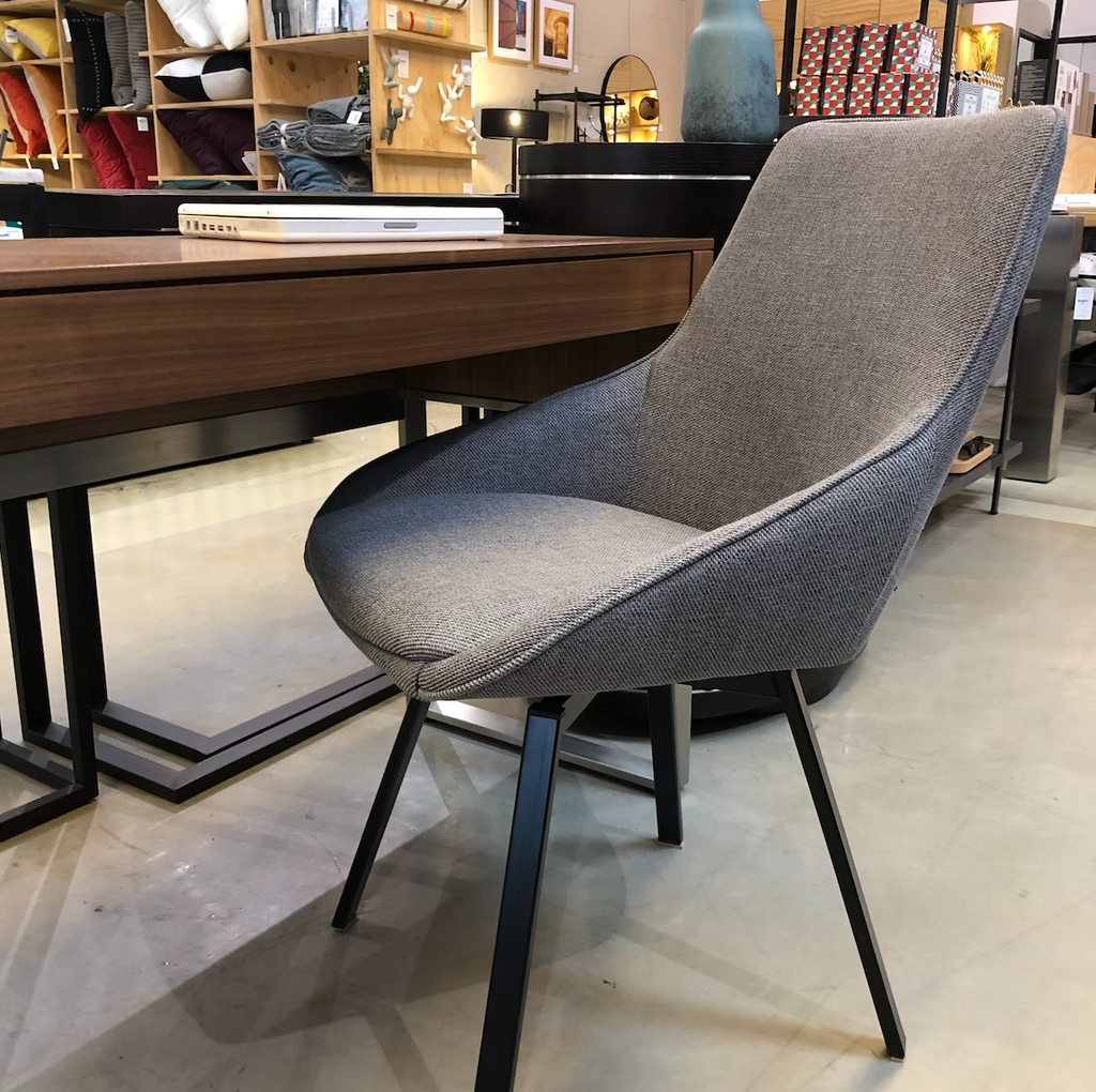 Chaise de salle à manger moderne en métal gris avec pivot