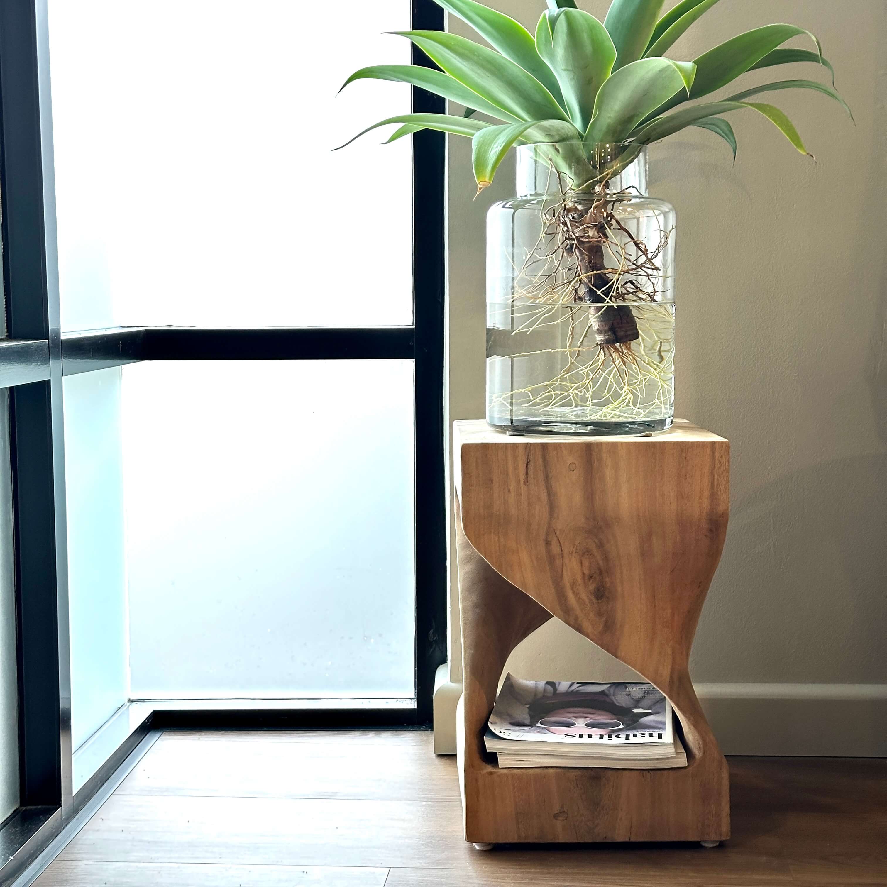 Table d'appoint en bois naturel avec rangement pour le salon