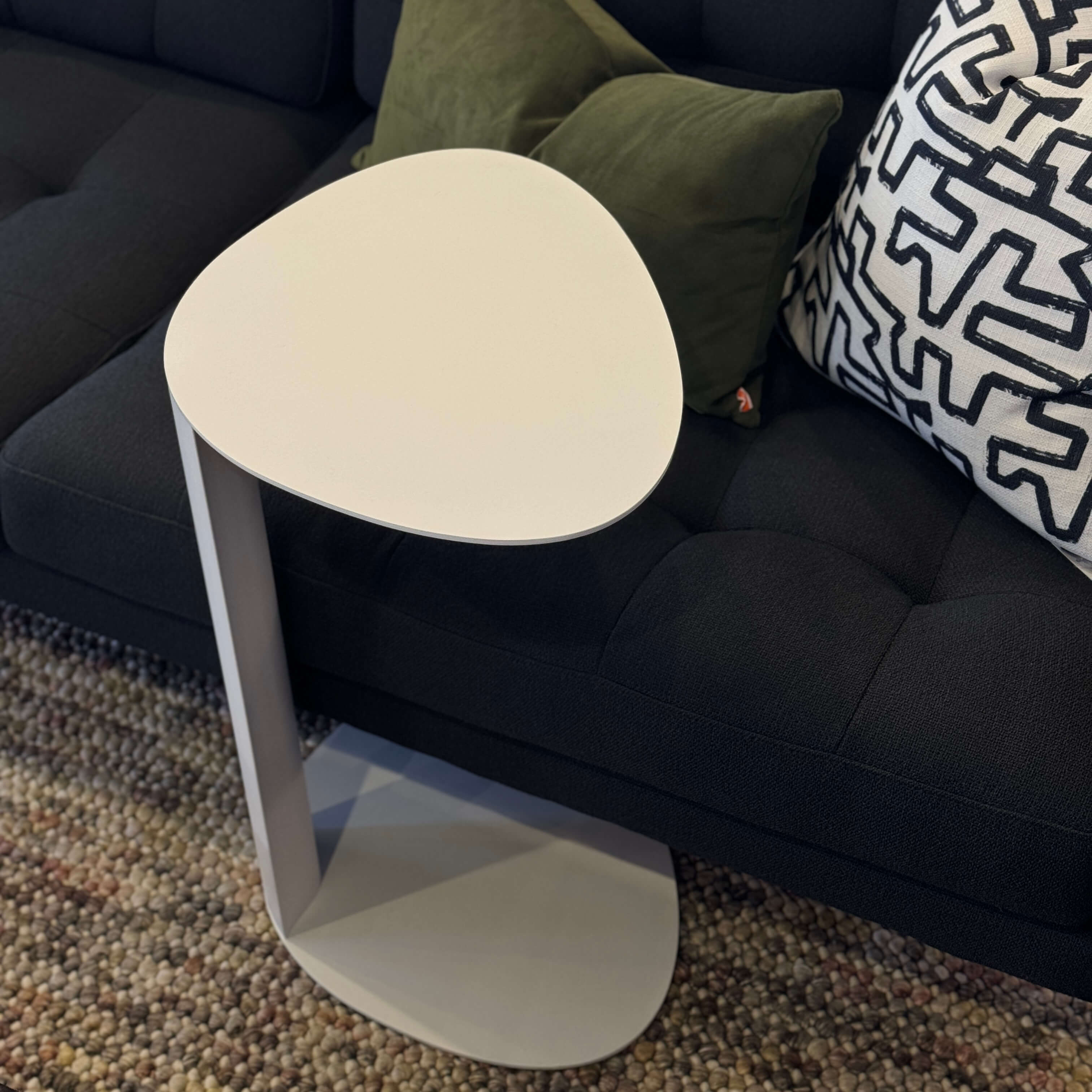 Table d'appoint en acier blanc