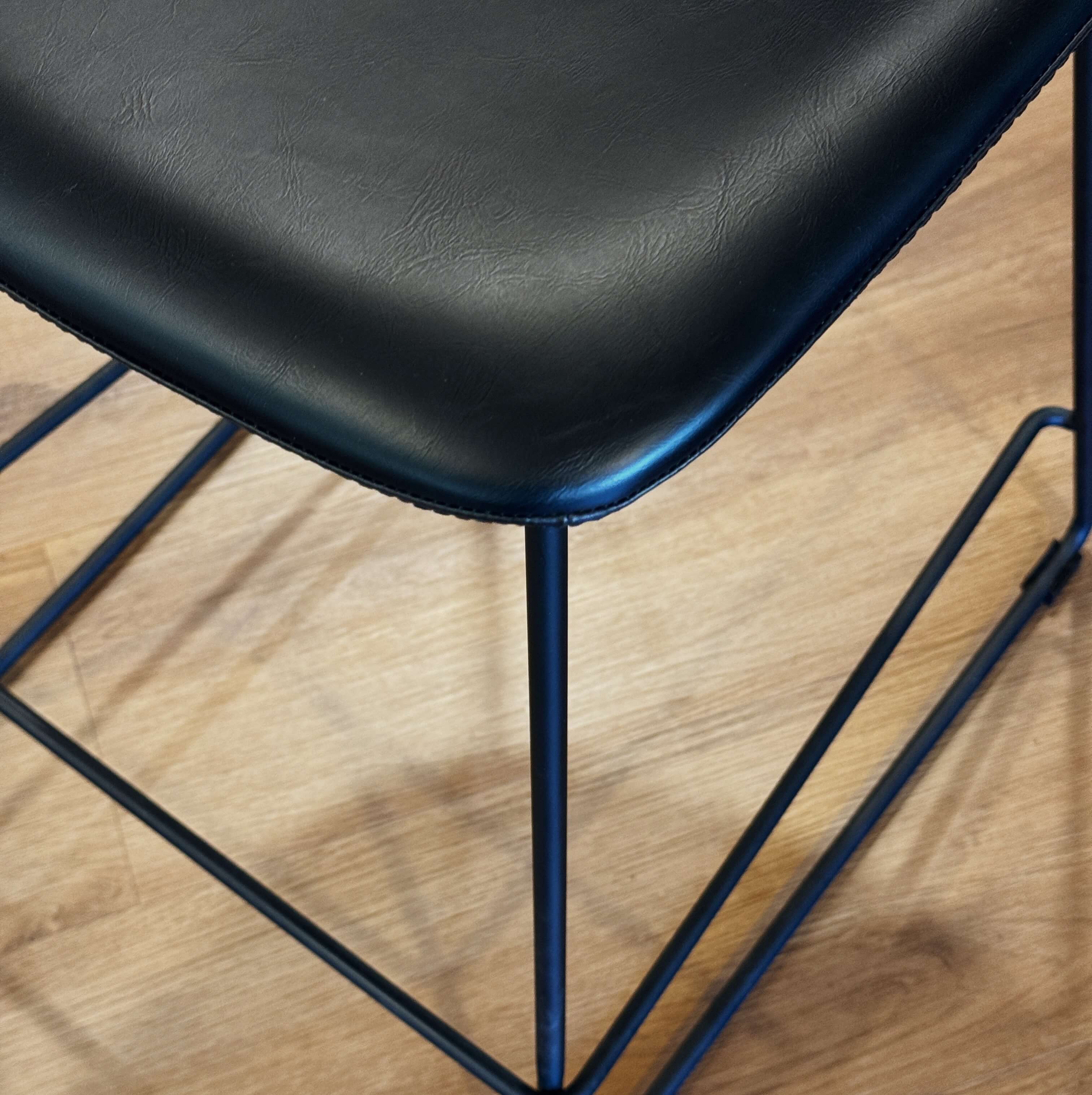 Tabouret de bar de cuisine en similicuir noir de style Mid-Century