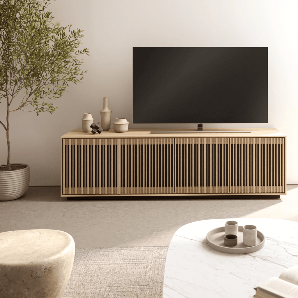 Meuble TV/divertissement en chêne blanchi pour salon