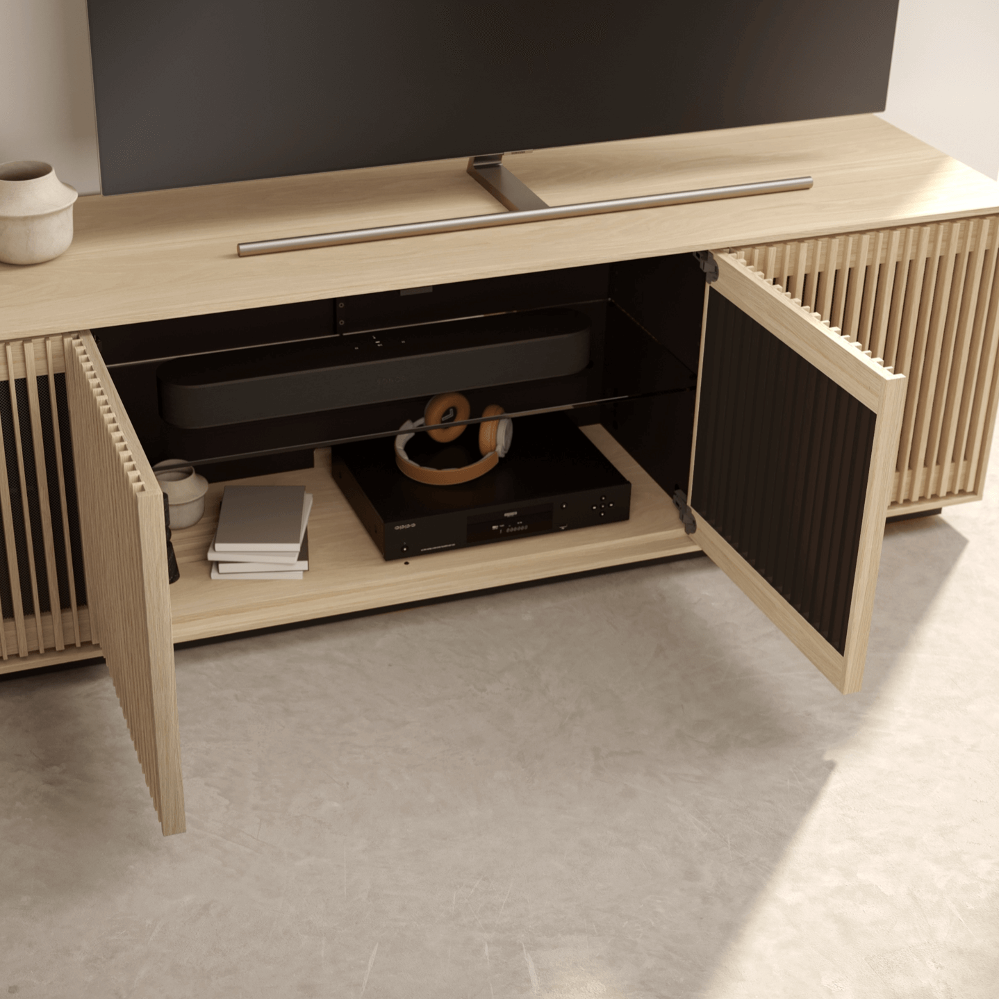 Meuble TV/divertissement en chêne blanchi pour salon