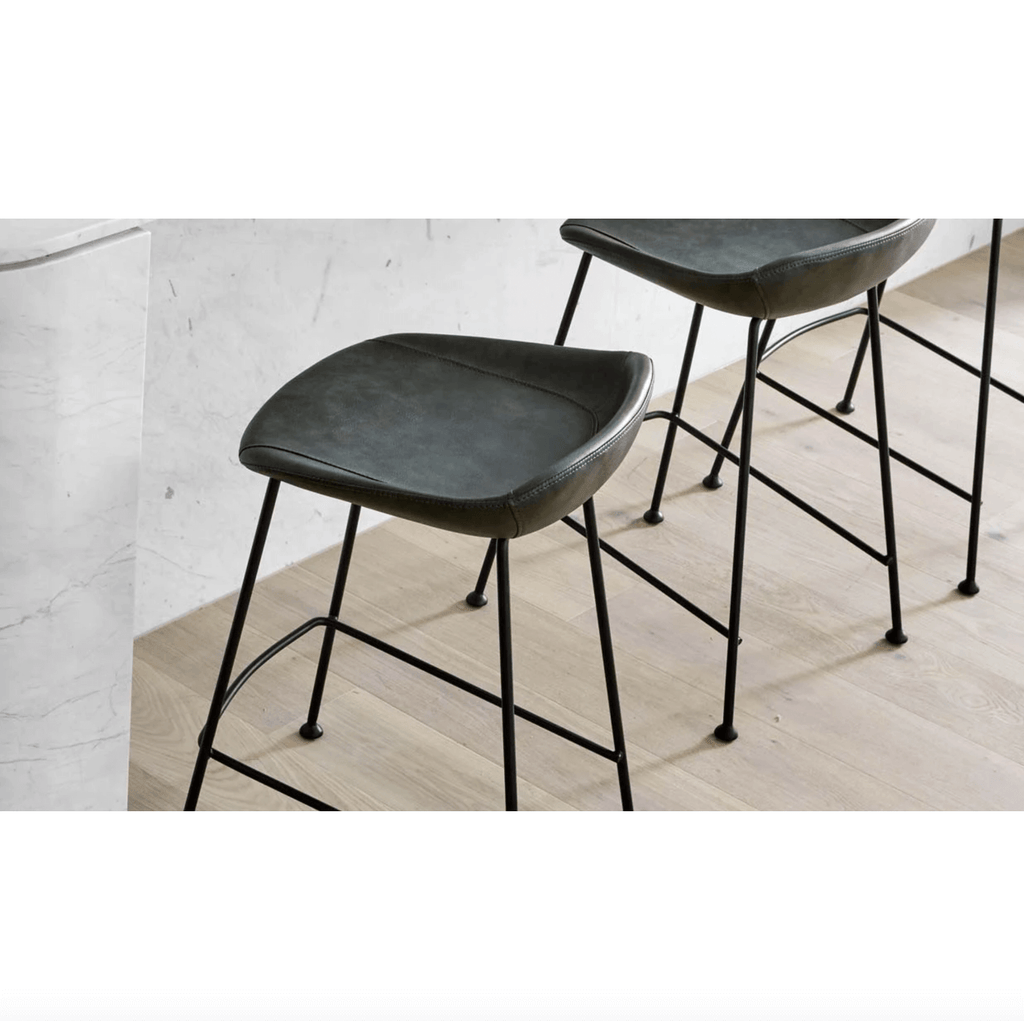 Tabouret de bar vintage mi-siècle en cuir vert avec dossier incurvé pour cuisine